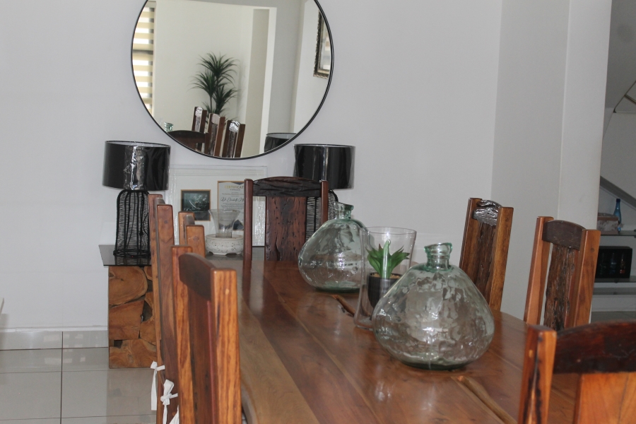 6 Bedroom Property for Sale in The Coves North West